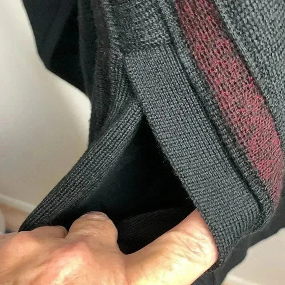 Vintage Cooper Mens Sweater  w Pockets Black, Gray and Red Mint Condition - Picture 4 of 9